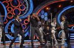 Akshay Kumar on the sets of ZEE DID in Famous, Mumbai on 16th Sept 2013 (45).JPG